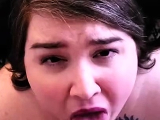 Novice asian BBW enjoys anal