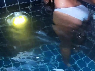 Thai newbie teen GF intercourse within the pool