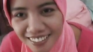 Arab wife has oral and missionary sex with facial