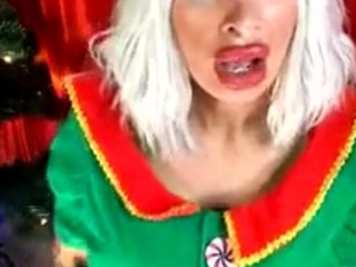 Blonde solo jerking off