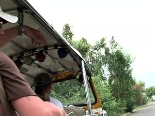 Tool sucking delights from goluptious idol