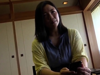 Amateur asian plays with hairy pussy