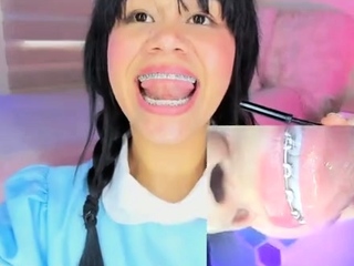 Brunette Solo Webcam Masturbation