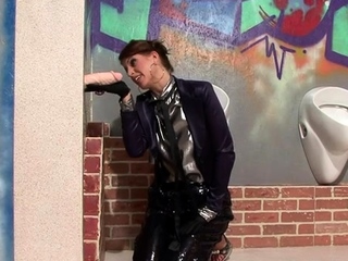 Hot lady Crystalis who decided to give a s to a sextoy