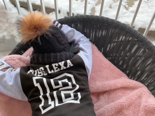 Pornhub Model gets fucked outdoors in public – 4K