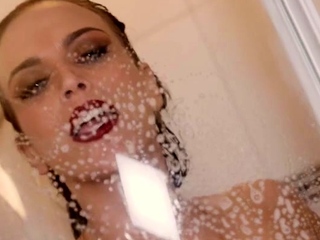 Amateur czech babe stripping and taking shower