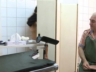 Divine floozy Petra enjoys deep tang bang