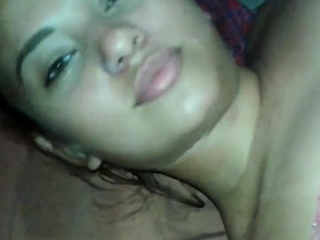 Gata se masturbando three