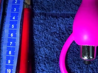 Playing to fuck cervix with major balls, carrot and dildo