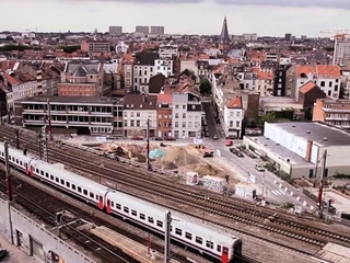 Premium milf operates ramrod in pov and enjoys a lot of jism