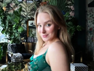 Fairly Hot Blonde Cam Babe Masturbate Solo on Cam