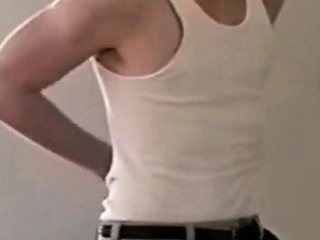 Straight jock wanked till cumming by his eager boyfriend