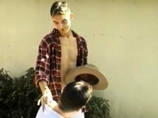 Twink burries his overweight dick deep inside dude’s ass