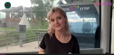 Blowjob on the Skytram!