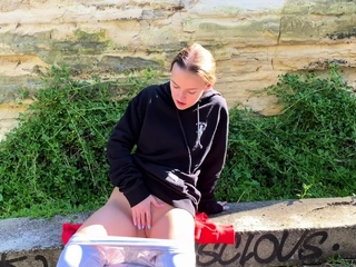 Amateur Blond Give Good POV Blowjob