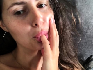 Amateur webcam babe displaying her sexual goods