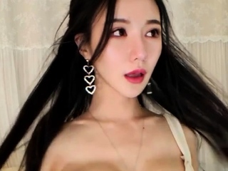 Massive boob brunette masturbates on webcam