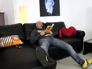 Euro brunette babe finding double penetration sex