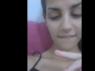 Novinha na siririca caiu na net