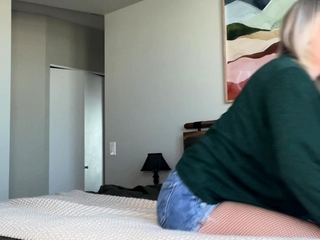 Tasty amateur blonde babe masturbating on net cam