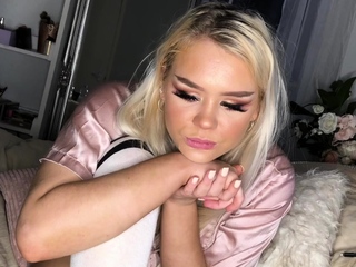 Amateur Blonde Teen Plays Solo with Toy Webcam Porn