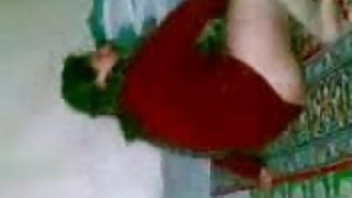 arab Girl Djienz on the ground