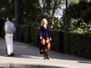 Dansk Dina-smykke bliver kneppet