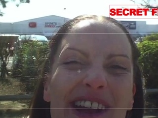 Dirty brunette youngster Valentina Cruz enjoying dick