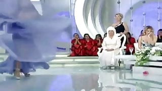 Arab Dancer Reside On Television