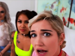 Foursome cosplay fuck with slutty super heroes