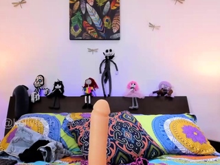 Amateur Close Up Squirting Masturbation