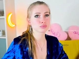 Blonde Teen Solo Masturbation