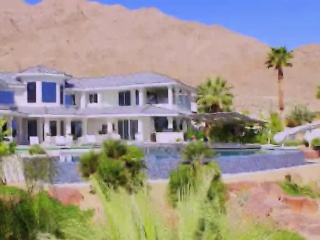 Meghan Markle doppelganger is certified swinger addict