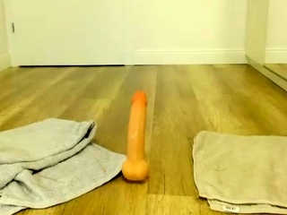 Naked amateur webcam girl fingering her pussy live on camera