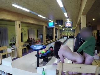 Gorgeous floozy conquers a big meat bazooka