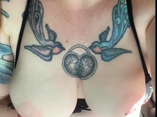 Amateur Big Boobs jerks Big Dick