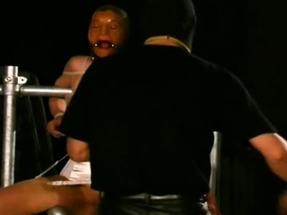 Beguiling gf is showing her body to the camera