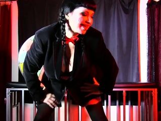 Big boob brunette masturbates on webcam