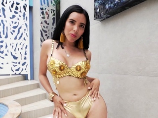 Bigbutt ts Latina sucking while breeded