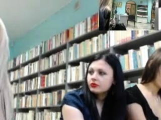 Blonde and brunette lesbians munch their asses