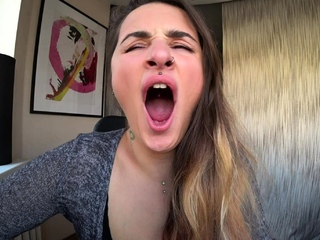 Brunette Solo Webcam Masturbation