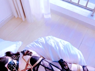 Chinese bondage – Frogtied and vibed