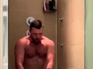 Couple amateur baise sous la douche dans diverses positions