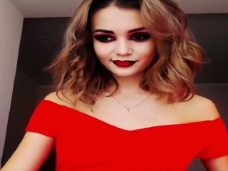 who am i for halloween? feature