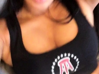 Amateur brunette ariana marie solo toying