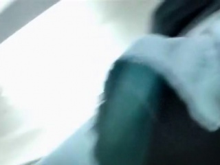 Amateur upskirt in public