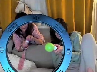 Amateur Webcam Teen Masturbates And Teases