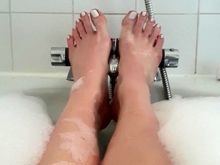 Linsey Dawn solo foot fetish