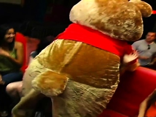 Lucky babe gets to suck stripper’s dick during party