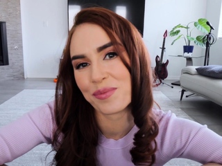 MILF mommy wants to make a blowjob video